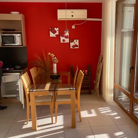 Garden Of Eden 2 Bedrooms Sea View Apartment, Saint Апартаменти *